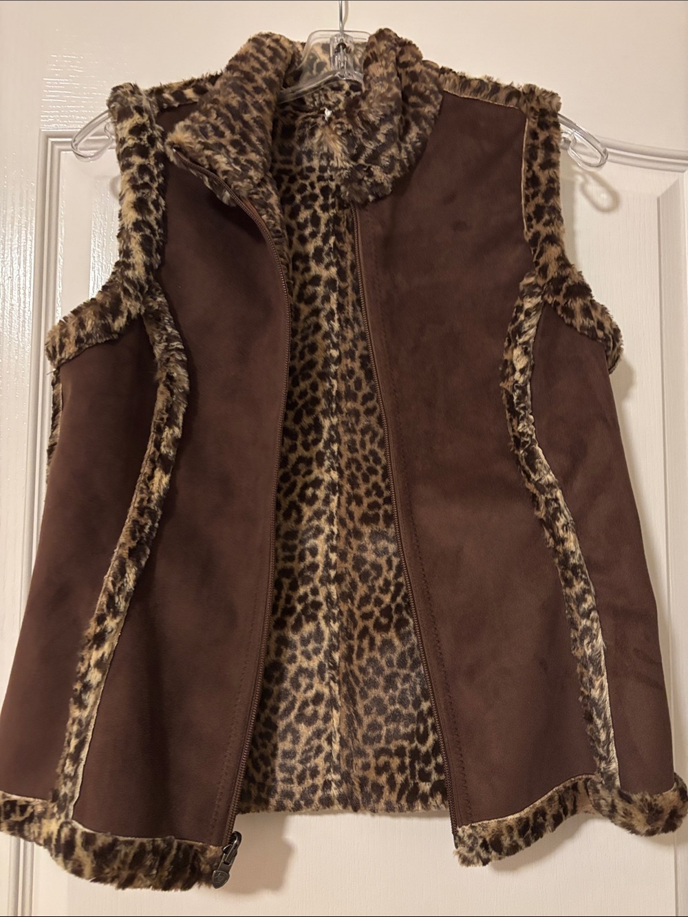 Ariat Women's Reversible Faux Suede & Leopard Faux Fur Vest - Medium